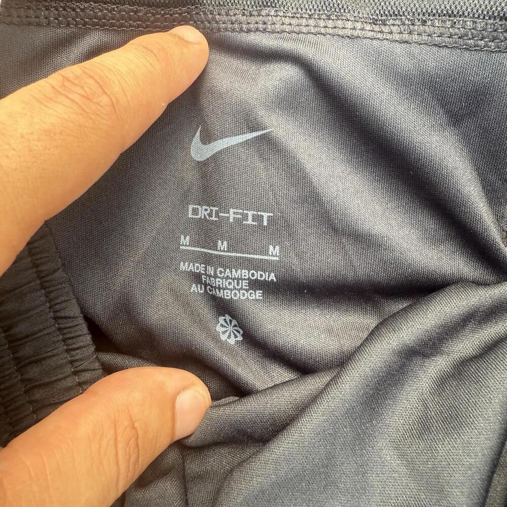 Nike Womens 3.5" Tempo Modern Embossed Running Shorts 831281-010 Black Medium - Picture 4 of 6